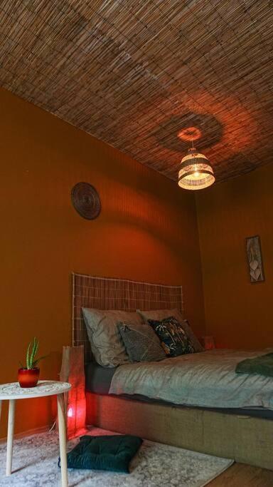 Sahara Studio With Shared Bathroom In City Centre Pozsony Kültér fotó