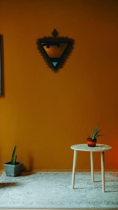 Sahara Studio With Shared Bathroom In City Centre Pozsony Kültér fotó