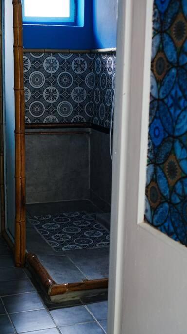 Sahara Studio With Shared Bathroom In City Centre Pozsony Kültér fotó