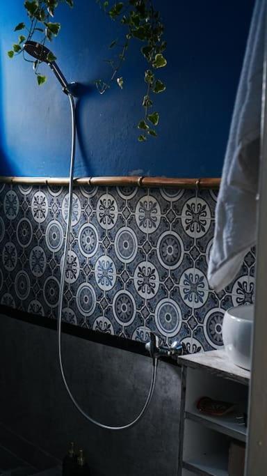 Sahara Studio With Shared Bathroom In City Centre Pozsony Kültér fotó
