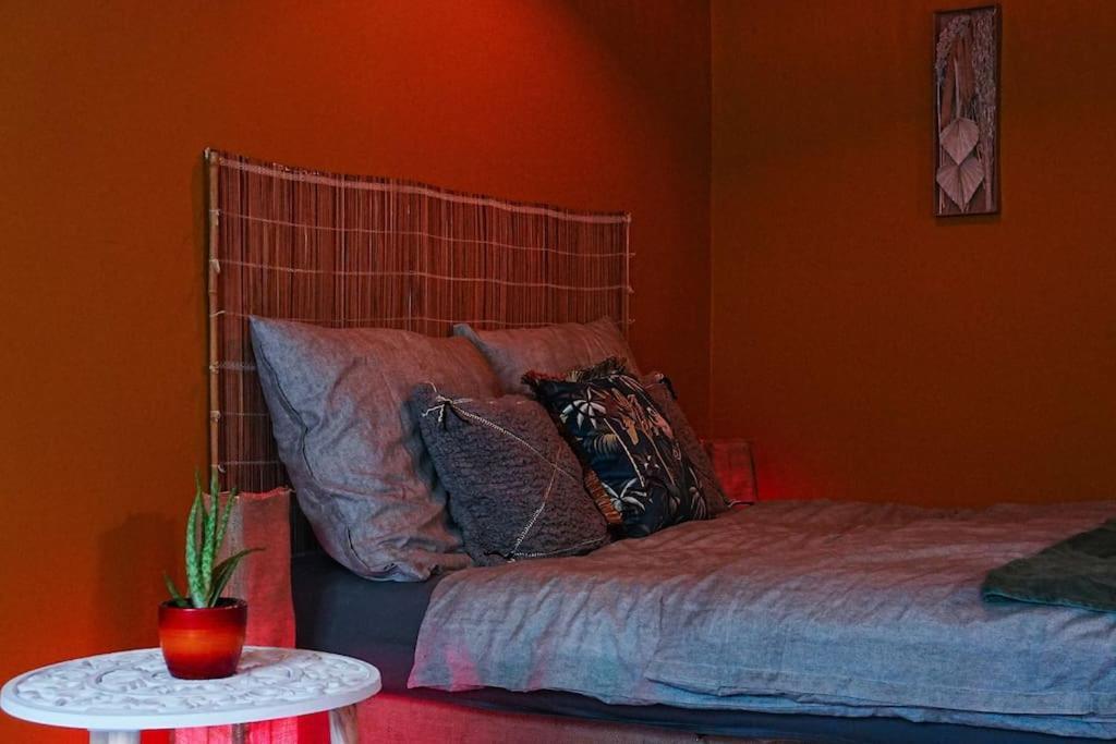 Sahara Studio With Shared Bathroom In City Centre Pozsony Kültér fotó