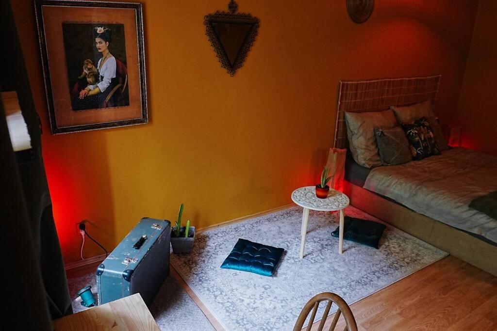 Sahara Studio With Shared Bathroom In City Centre Pozsony Kültér fotó